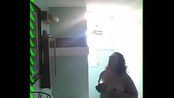 Madre forzada follada por hijo en la ducha